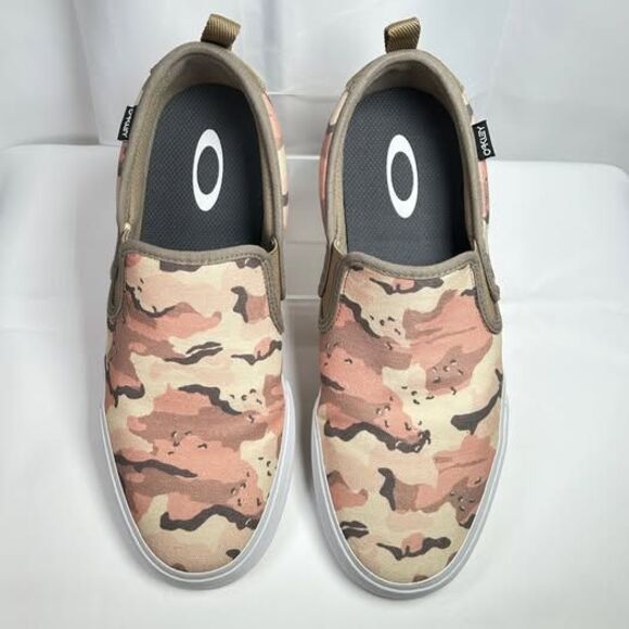 Like New Oakley Men\'s Slip-On Canvas Skate Shoes Size 10 main image 6